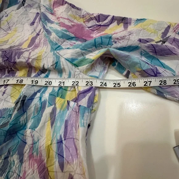 ALIA Colorful Abstract Crinkle Print Button Down Blouse - Shirttail Hem - Sz 16W - Picture 9 of 12